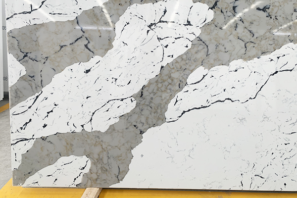 Surface de table en quartz aspect marbre