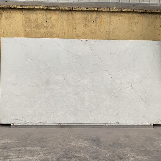 dalle de quartz blanc translucide fabriquée en Chine