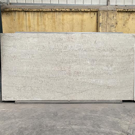 Pierre de quartz pleine masse ressemblant au bois