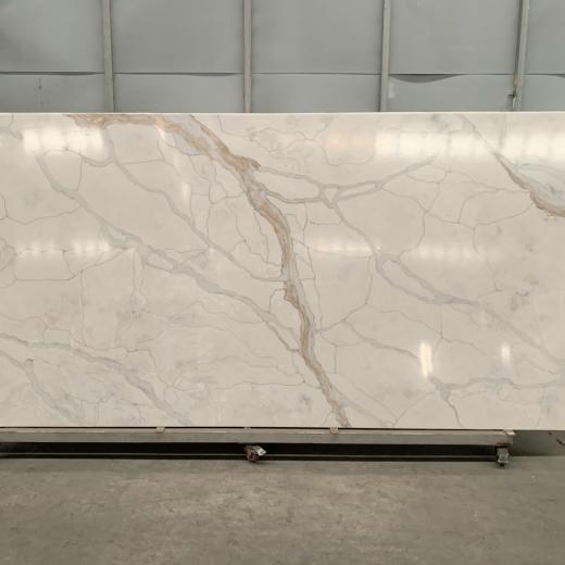 Surface en quartz blanc Calacatta de luxe en pierre reconstituée