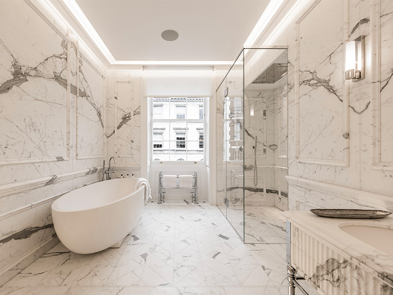 Le marbre blanc de Calacatta en pierre de marbre naturel le plus cher pour les carreaux de salle de bain décoration de ligne de pierre sculptée